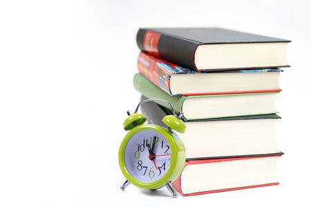 想要報考中國現(xiàn)當(dāng)代文學(xué)在職研究生需要滿足什么條件？