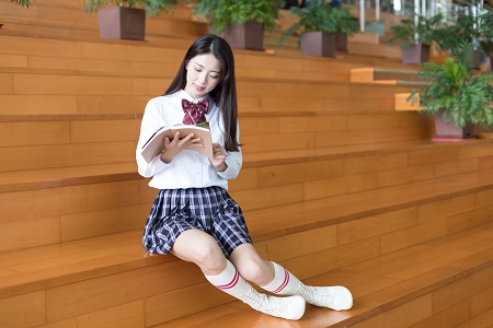 1598348712218634.jpg 攝圖網(wǎng)_501031065_美女圖書館看書(企業(yè)商用).jpg