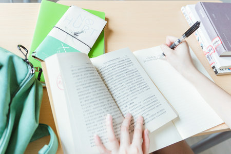 桂林理工大學(xué)非全日制研究生成績查詢?nèi)肟? alt=