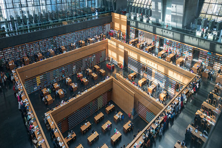 免聯(lián)考在職碩士費(fèi)用