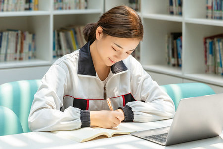 湖南大學(xué)MPA畢業(yè)證書 湖南大學(xué)MPA畢業(yè)證書