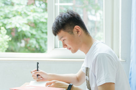 南京大學在職研究生學費 南京大學在職研究生學費