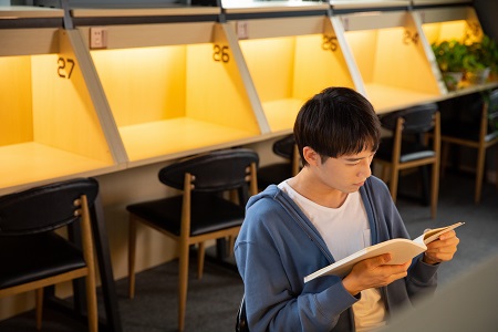  錦州醫(yī)科大學(xué)口腔臨床醫(yī)學(xué)專業(yè)學(xué)制學(xué)費？