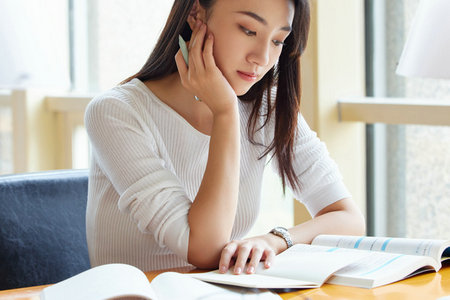 經(jīng)濟學(xué)國際博士就業(yè)前景如何