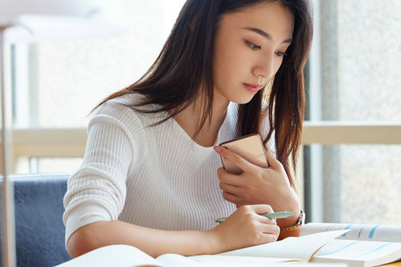 專碩兩年制的學校