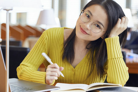 法國巴黎第十二大學學費一覽表