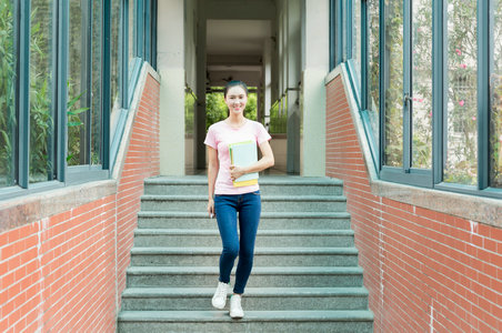 國(guó)外碩士畢業(yè)年限