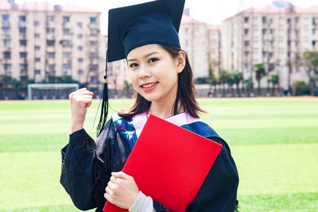 英國愛丁堡龍比亞大學畢業獲得什么證書