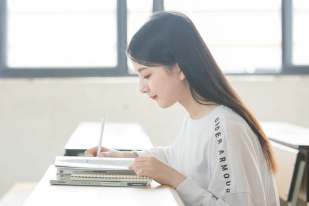 報(bào)考藝術(shù)學(xué)高級(jí)研修班的都是哪些人