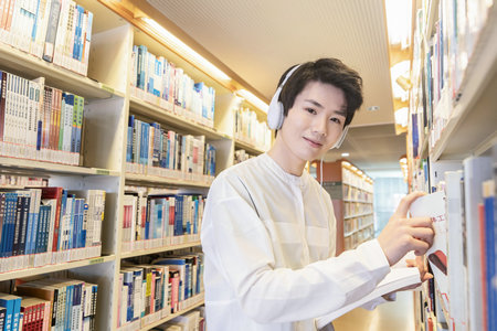 河南財(cái)經(jīng)政法大學(xué)金融專碩是在職學(xué)習(xí)嗎 河南財(cái)經(jīng)政法大學(xué)金融專碩是在職學(xué)習(xí)嗎