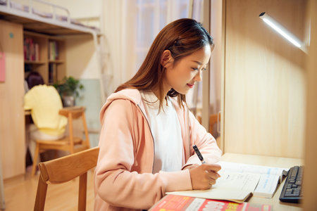 湖南大學在職研究生經濟學報考優勢及難度