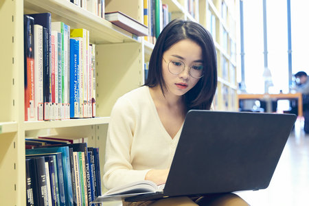 中西醫(yī)結(jié)合臨床在職研究生就業(yè)方向與前景 中西醫(yī)結(jié)合臨床在職研究生就業(yè)方向與前景