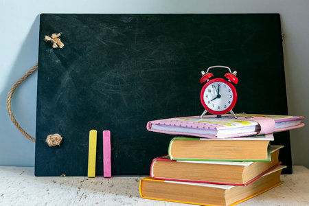 英國西倫敦大學(xué)國際博士報考條件