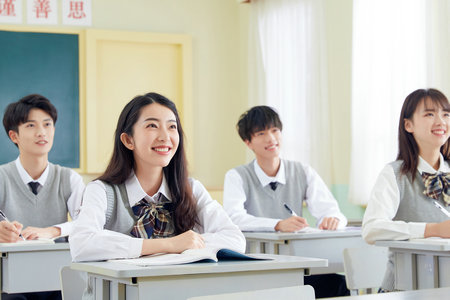 英國密德薩斯大學(xué)國際碩士報(bào)考條件