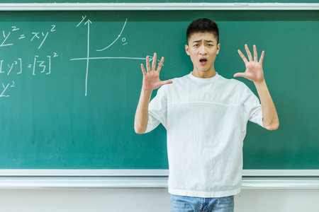 中國人民大學在職研究生考試考什么科目 中國人民大學在職研究生考試考什么科目