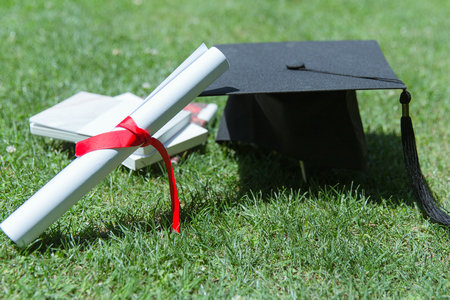 西班牙巴塞羅那大學(xué)國際博士學(xué)費(fèi)一覽表