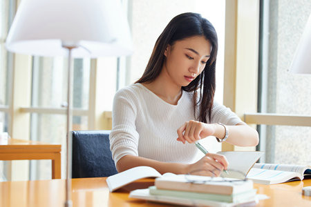 清華大學(xué)非全日制研究生報考條件有哪些，什么時候報名？