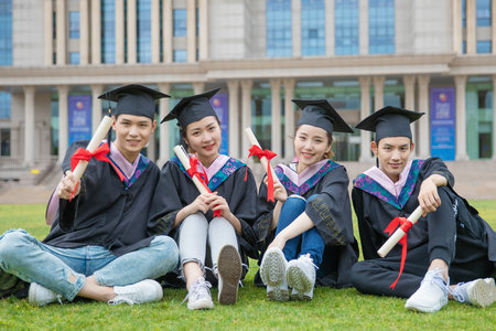 新聞傳播學(xué)高級(jí)研修班學(xué)費(fèi) 新聞傳播學(xué)高級(jí)研修班學(xué)費(fèi)