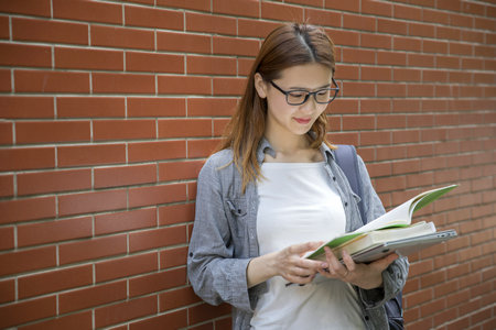 經濟學國際博士學費學制