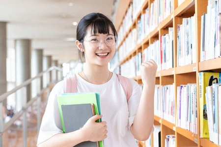 英國格魯斯特大學國際碩士考試科目