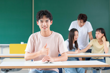 廣播電視學(xué)高級(jí)研修班報(bào)考條件