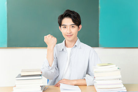 政治學理論在職研究生報考條件