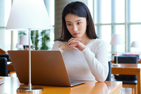 遼寧工業大學非全日制研究生滿足什么條件才能復試？