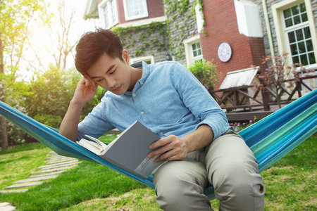 參加西北政法大學(xué)非全日制研究生復(fù)試需要滿(mǎn)足什么條件？