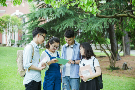 南京財(cái)經(jīng)大學(xué)金融專碩考試成績?nèi)绾尾樵儯?></a></dt>                                    <dd class=