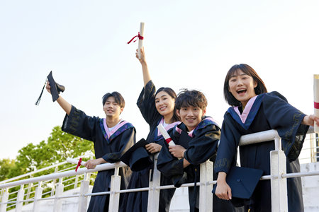 西班牙馬德里康普頓斯大學有錄取分數線一說嗎