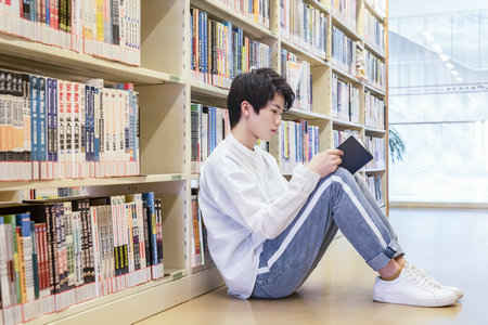 西北民族大學非全日制研究生招生人群