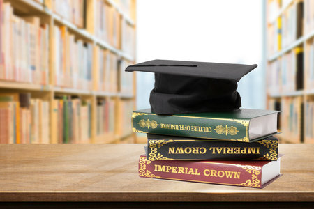 法國尼斯大學(xué)招生時間