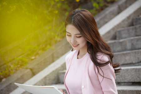 2025年重慶大學(xué)在職研究生招生簡(jiǎn)章