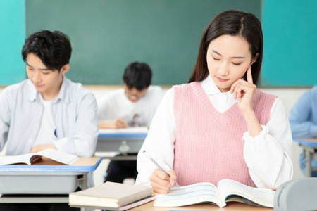 應(yīng)用經(jīng)濟(jì)學(xué)高級(jí)研修班招生簡(jiǎn)章