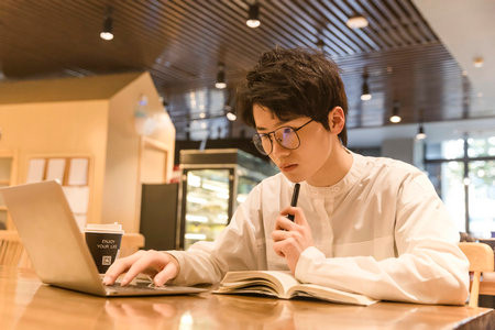 2025年鄭州大學在職研究生招生簡章