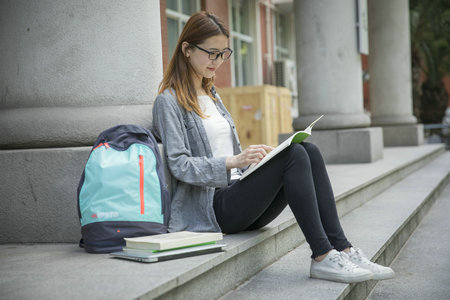 東北電力大學(xué)在職研究生招生簡(jiǎn)章