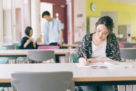 山西財經大學在職研究生學制學費