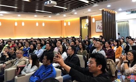 聽演講會的學員