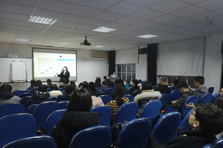 參加講座的學員