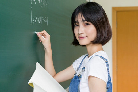 大三能報考在職研究生嗎 大三能報考在職研究生嗎