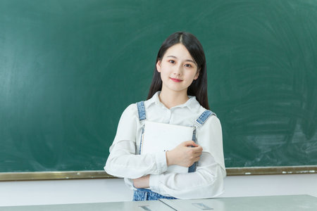 英國薩福克大學國際碩士需要參加考試嗎