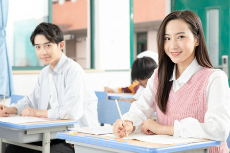 西班牙赫羅納大學(xué)國際碩士學(xué)制學(xué)費(fèi) 西班牙赫羅納大學(xué)國際碩士學(xué)制學(xué)費(fèi)